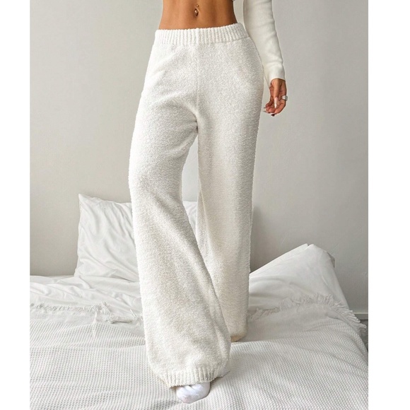 Cozy Fuzzy Stretchy Waist Wide Leg Pants - Picture 3 of 10